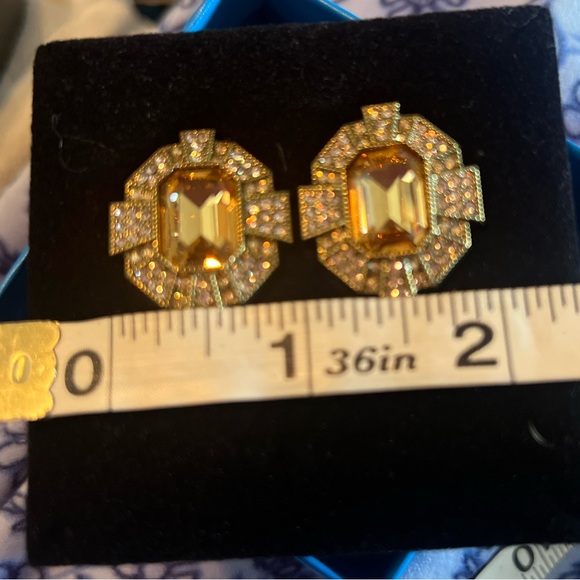 Heidi Daus "Estate Elegance" Crystal Earrings NIB - Picture 7 of 8